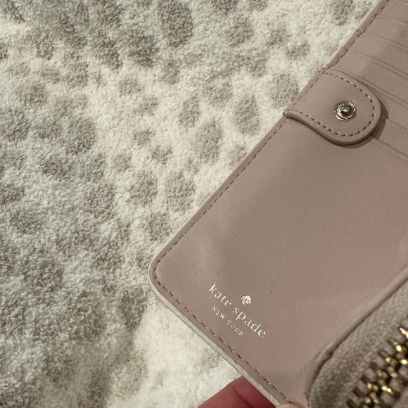 Kate Spade wallet - Picture 4 of 4